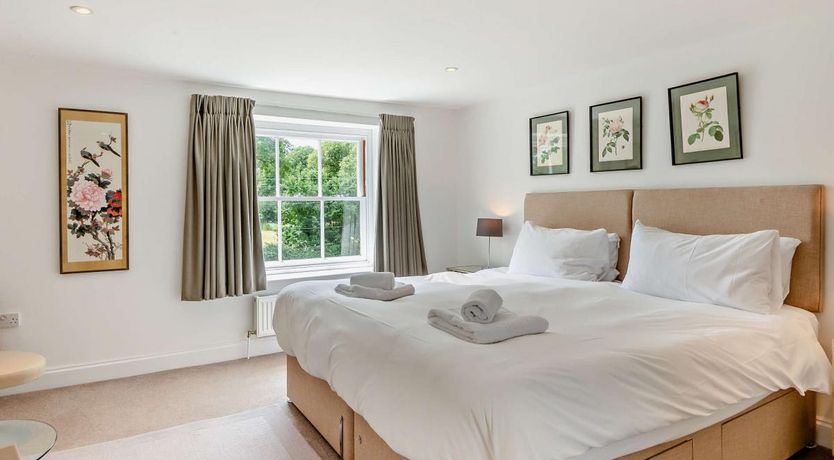 Photo of 5 Bed in Hoveton