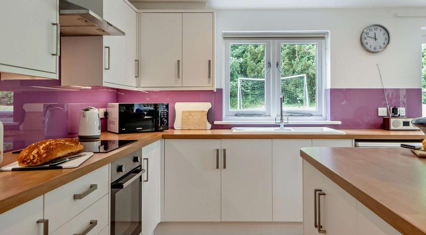 Photo of 5 Bed in Hoveton