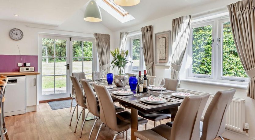 Photo of 5 Bed in Hoveton