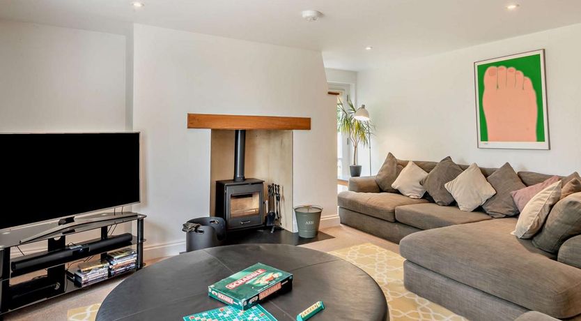 Photo of 5 Bed in Hoveton