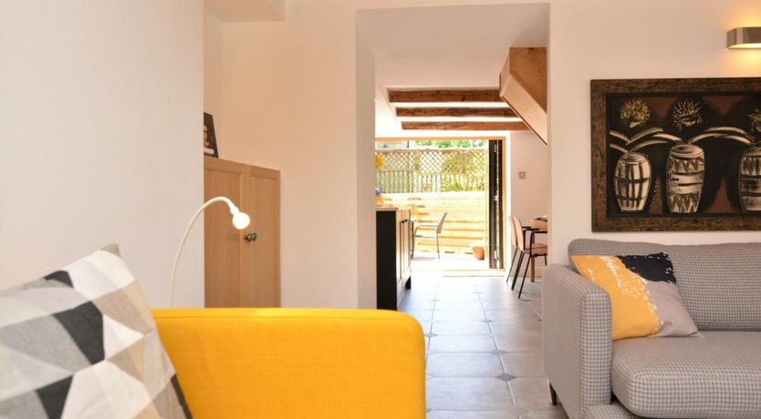 Photo of 2 Bed in Totley