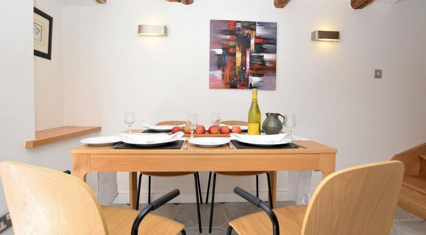 Photo of 2 Bed in Totley