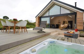 in Balderstone  (64911) Holiday Cottage