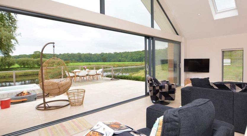 Photo of 3 Bed in Balderstone