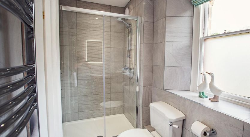 Photo of 4 Bed in Worcester