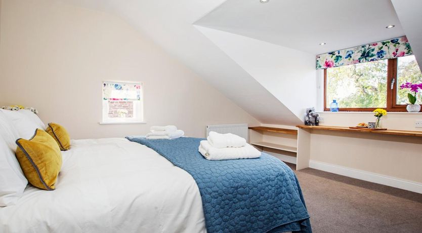 Photo of 4 Bed in Worcester