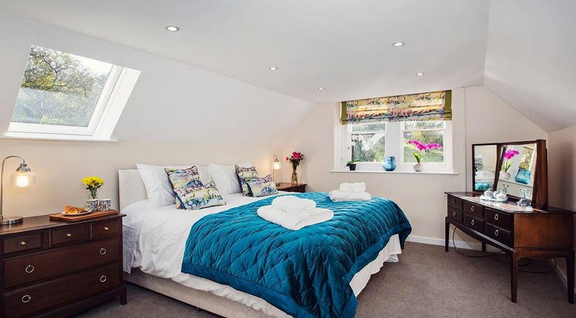 Photo of 4 Bed in Worcester