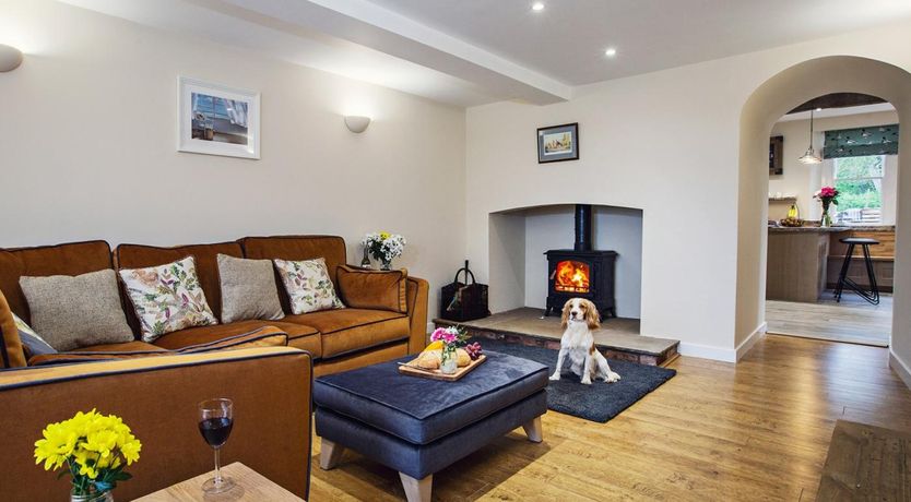Photo of 4 Bed in Worcester