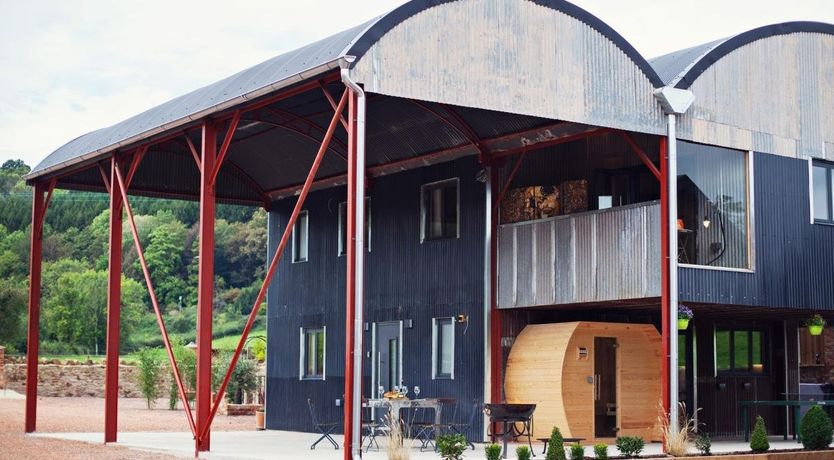 Photo of 5 Bed in Huntley