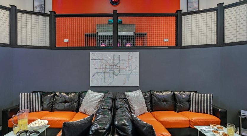 Photo of 9 Bed in Woolverstone