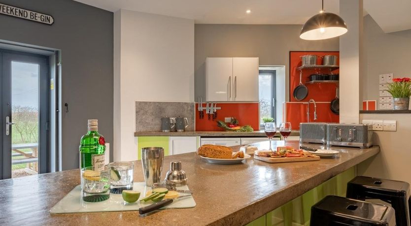 Photo of 9 Bed in Woolverstone