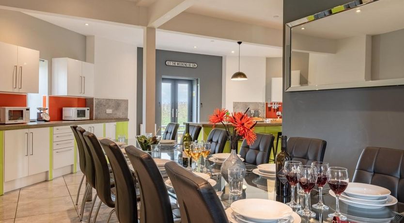 Photo of 9 Bed in Woolverstone