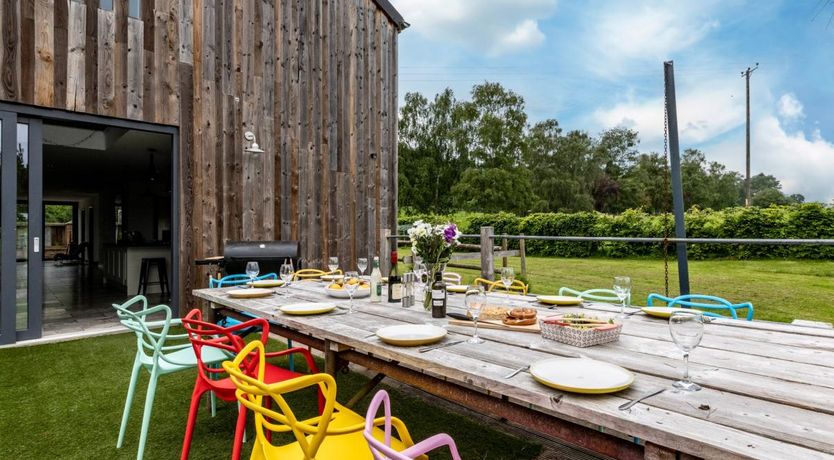 Photo of 5 Bed in Huntley