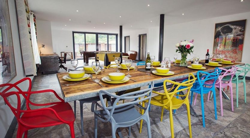 Photo of 5 Bed in Huntley