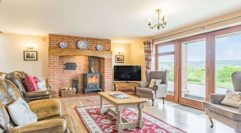 Photo of 4 Bed in Clifton-on-Teme