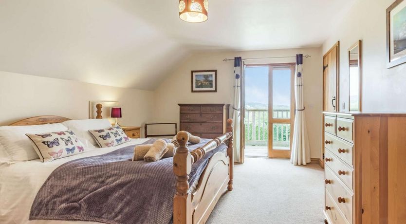 Photo of 4 Bed in Clifton-on-Teme