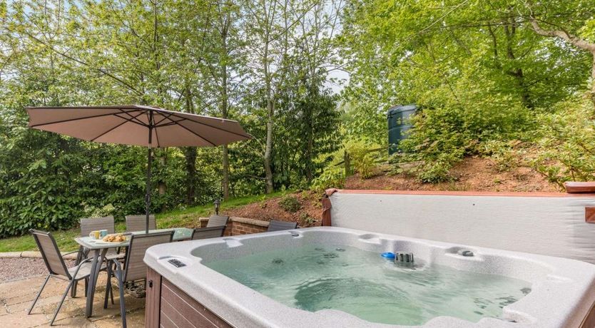 Photo of 4 Bed in Clifton-on-Teme