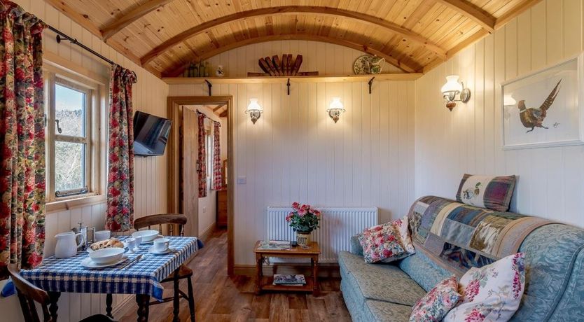 Photo of 1 Bed in Leighton