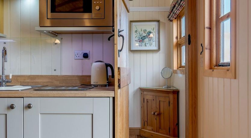 Photo of 1 Bed in Leighton