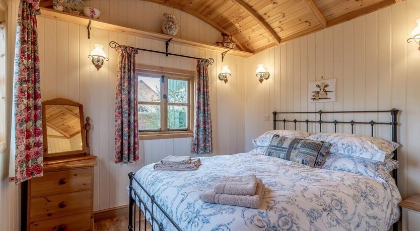 Photo of 1 Bed in Leighton