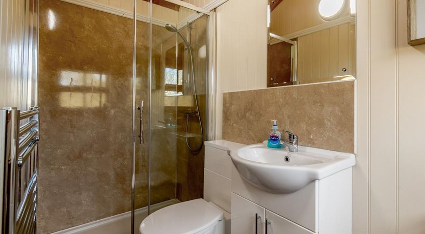 Photo of 1 Bed in Leighton