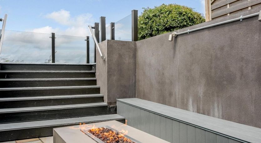 Photo of 5 Bed in Mundeseley