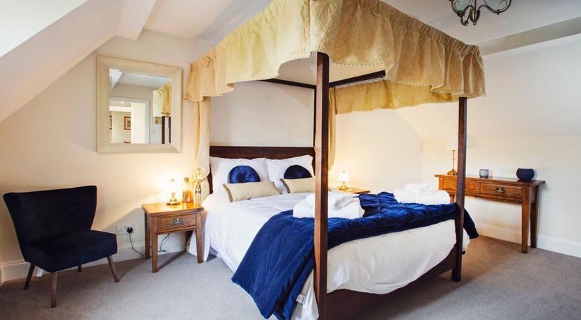 Photo of 5 Bed in Worcester