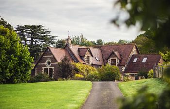 5 Bed in Worcester Holiday Cottage