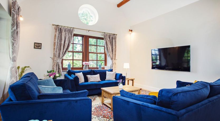 Photo of 5 Bed in Worcester