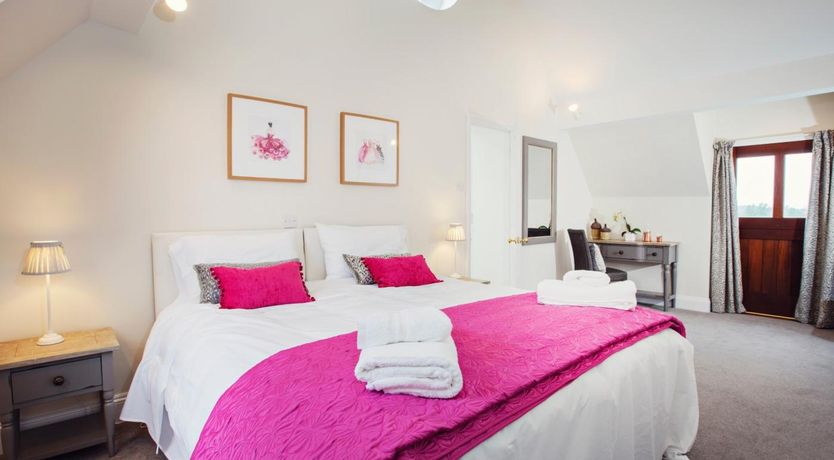 Photo of 5 Bed in Worcester