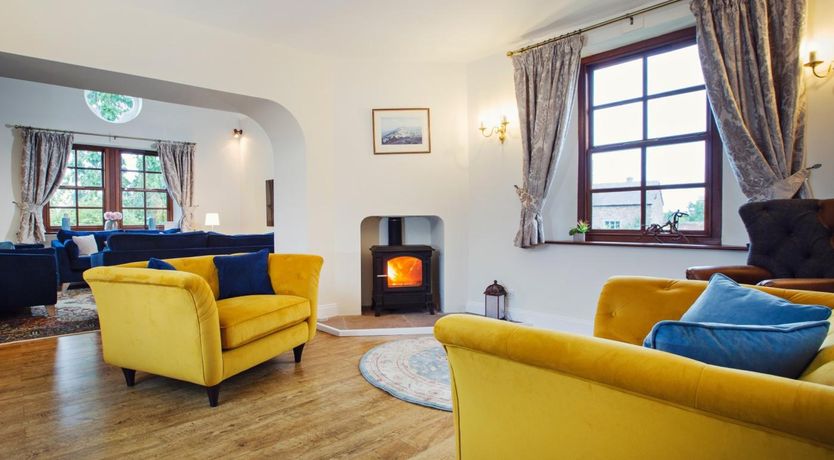 Photo of 5 Bed in Worcester