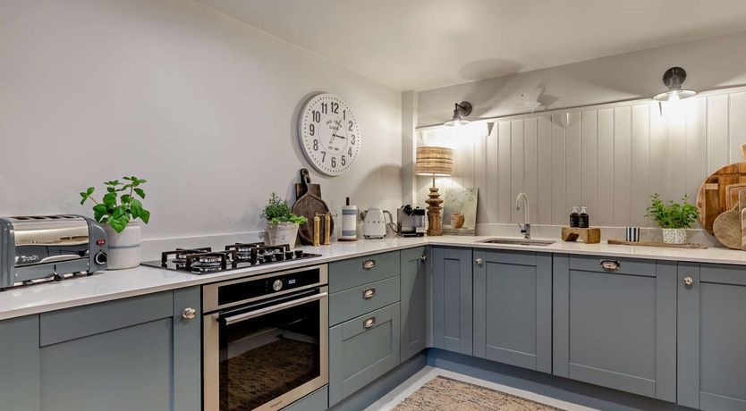 Photo of 2 Bed in Warwick