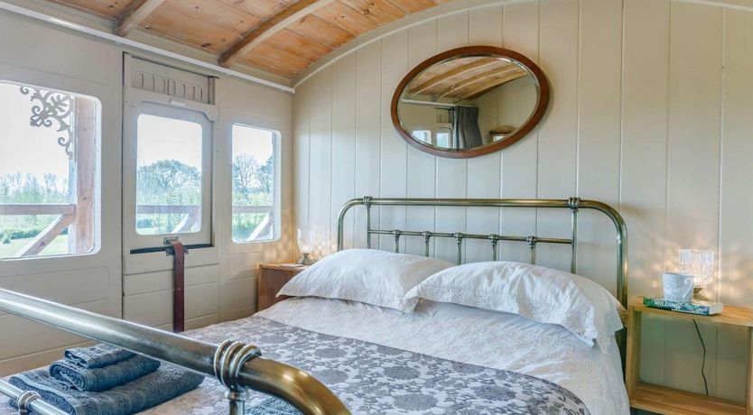 Photo of 1 Bed in Longdown