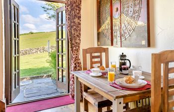 in Penclawdd (77981) Holiday Cottage