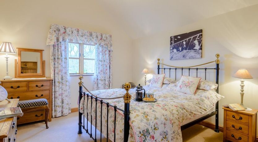 Photo of 2 Bed in Leighton