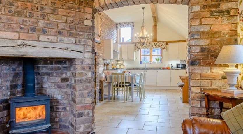 Photo of 2 Bed in Leighton