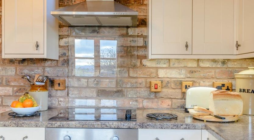 Photo of 2 Bed in Leighton