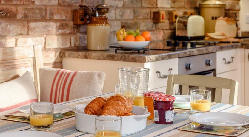 Photo of 2 Bed in Leighton