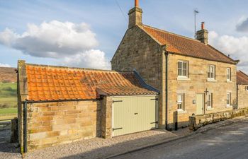 4 Bed in Kirkbymoorside Holiday Cottage