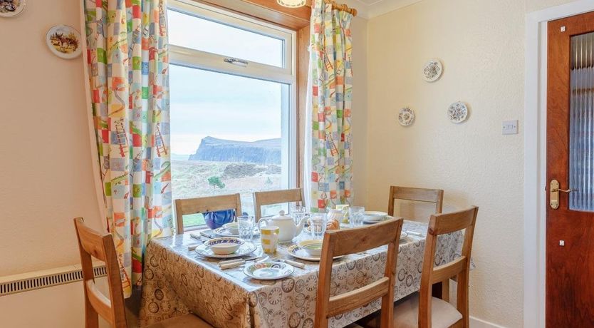 Photo of 3 Bed in Glendale