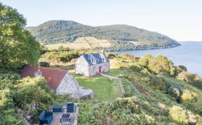 Photo of in Drumnadrochit (CA315)