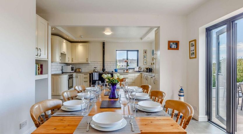 Photo of 4 Bed in Wembury