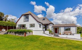 Photo of 4 Bed in Plymouth