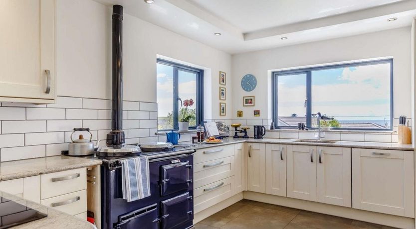 Photo of 4 Bed in Wembury