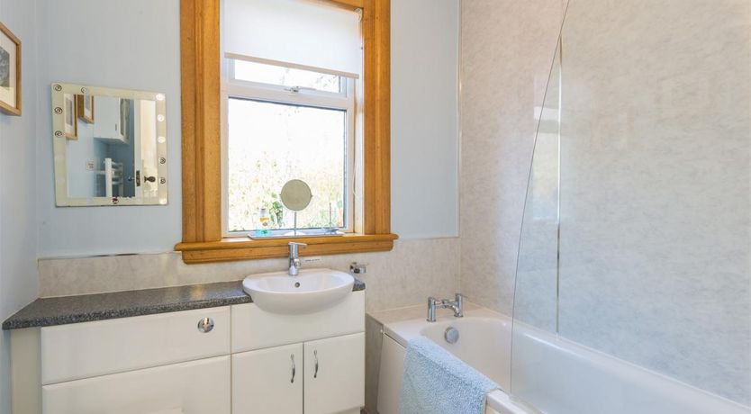 Photo of 2 Bed in Whiting Bay