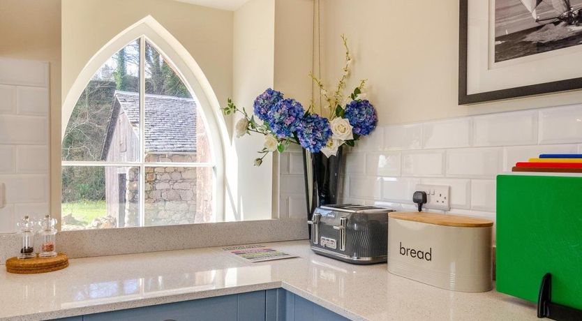 Photo of 4 Bed in Machrie