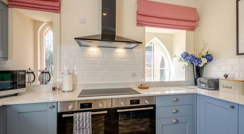 Photo of 4 Bed in Machrie