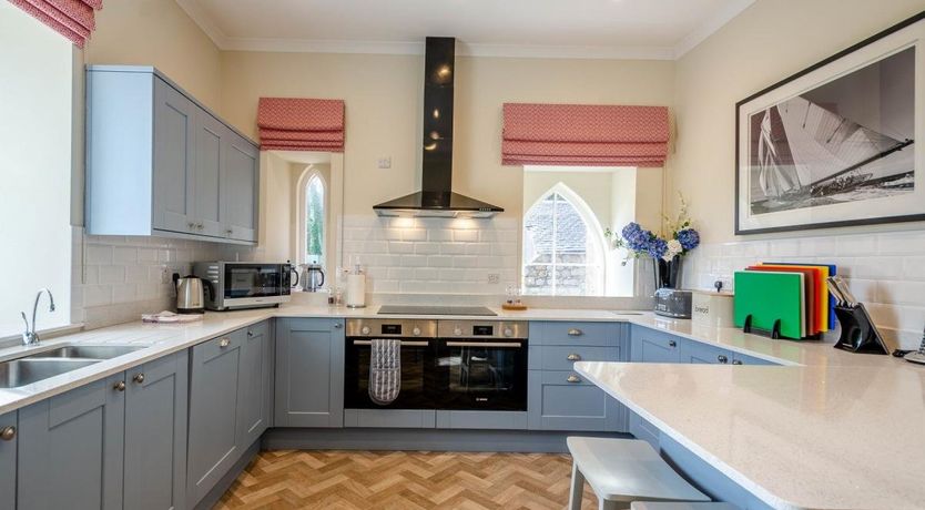 Photo of 4 Bed in Machrie