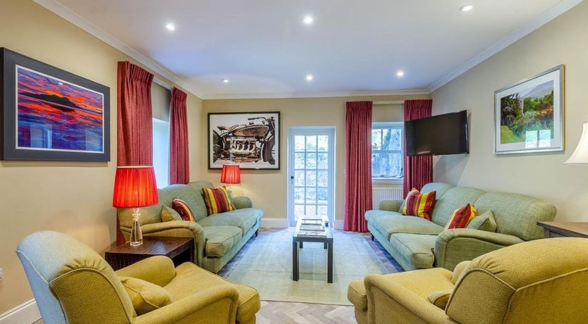 Photo of 4 Bed in Machrie