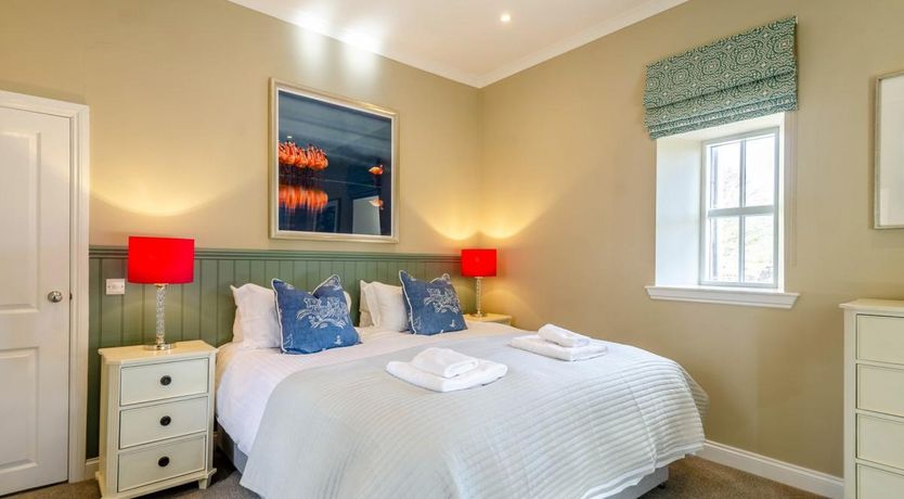 Photo of 4 Bed in Machrie